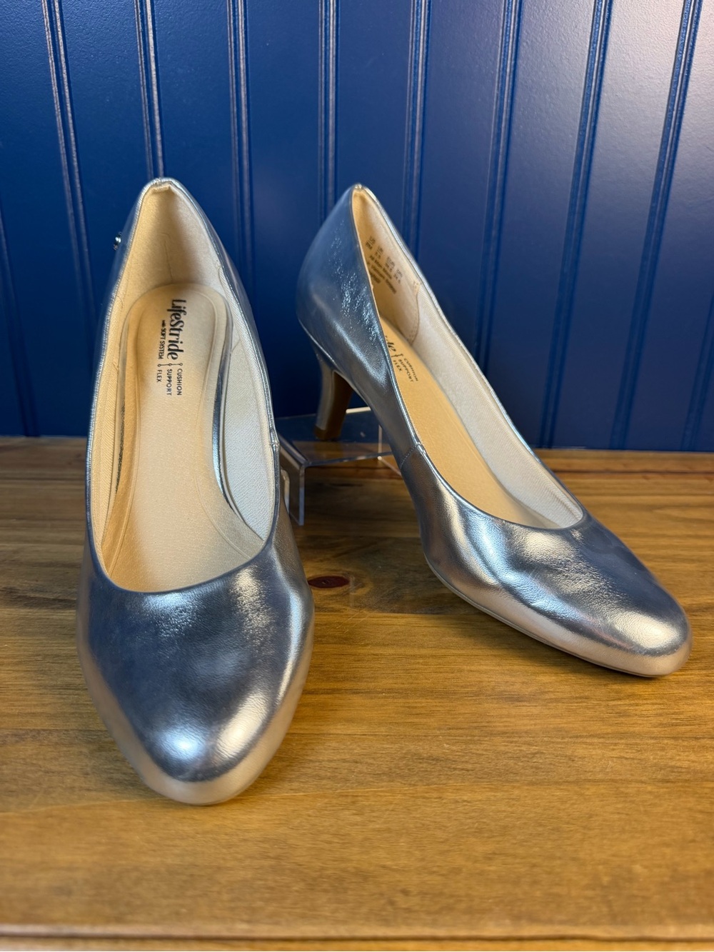 LifeStride Parigi Women’s 8M Metallic Silver Pumps Heels Soft System